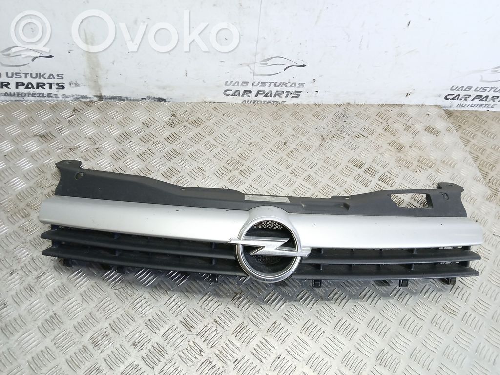 Opel Astra H Grille calandre supérieure de pare-chocs avant 