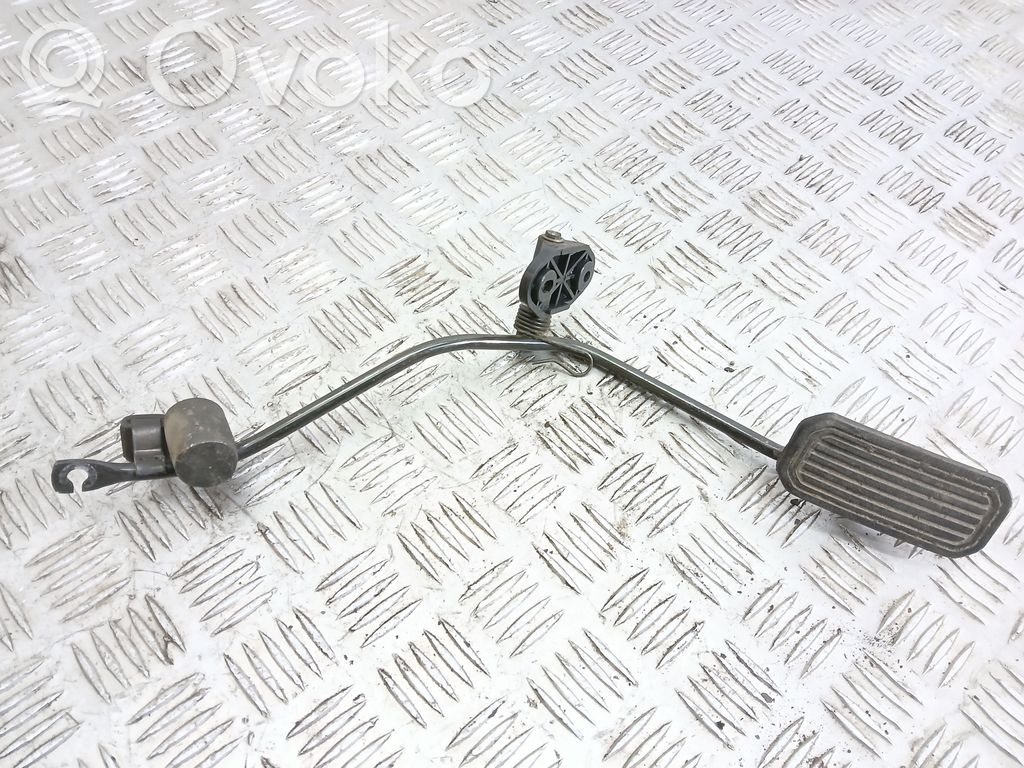 Toyota Corolla E90 Pedale dell’acceleratore