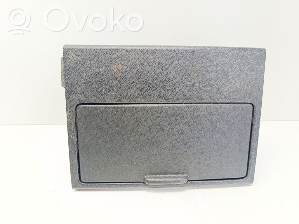 Mazda 5 Cup holder front 