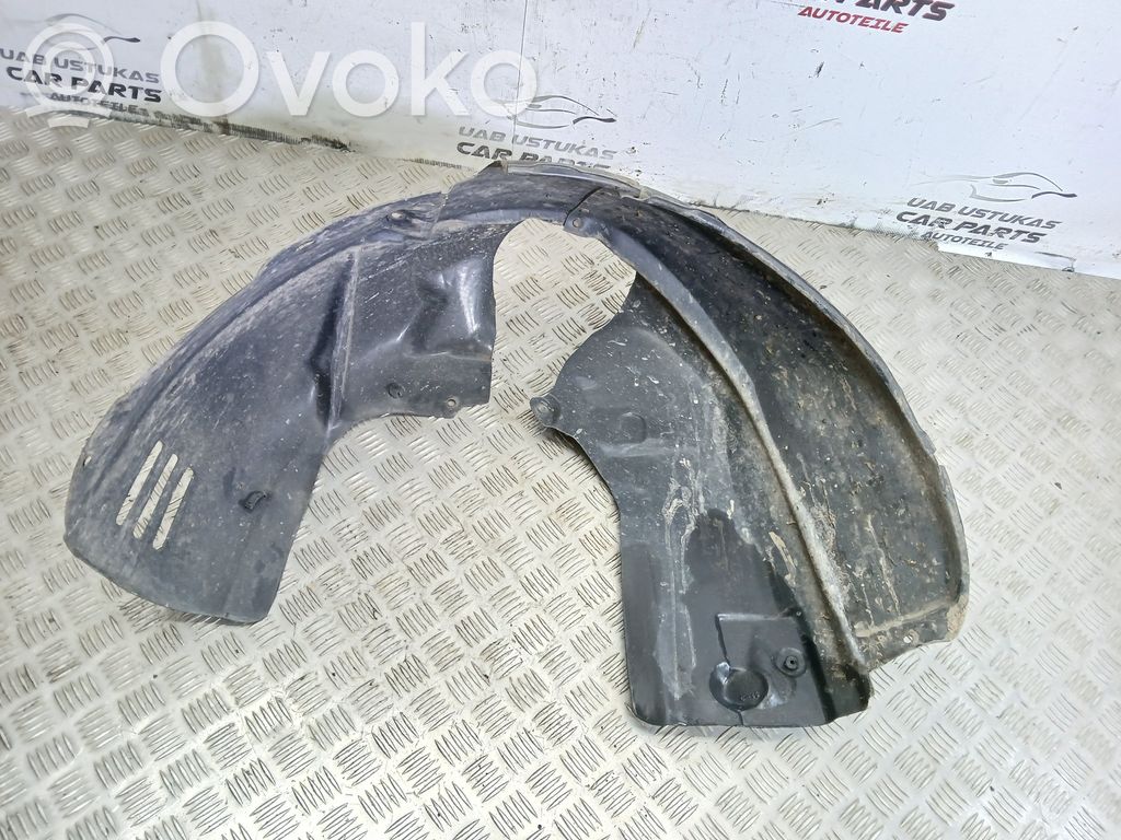 Ford Fiesta Revestimientos de la aleta antisalpicaduras delanteros