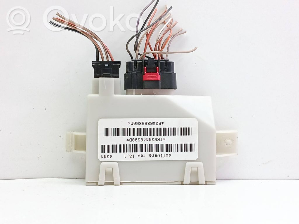 Door control unit/module   P04686686AM,TRG34448398D