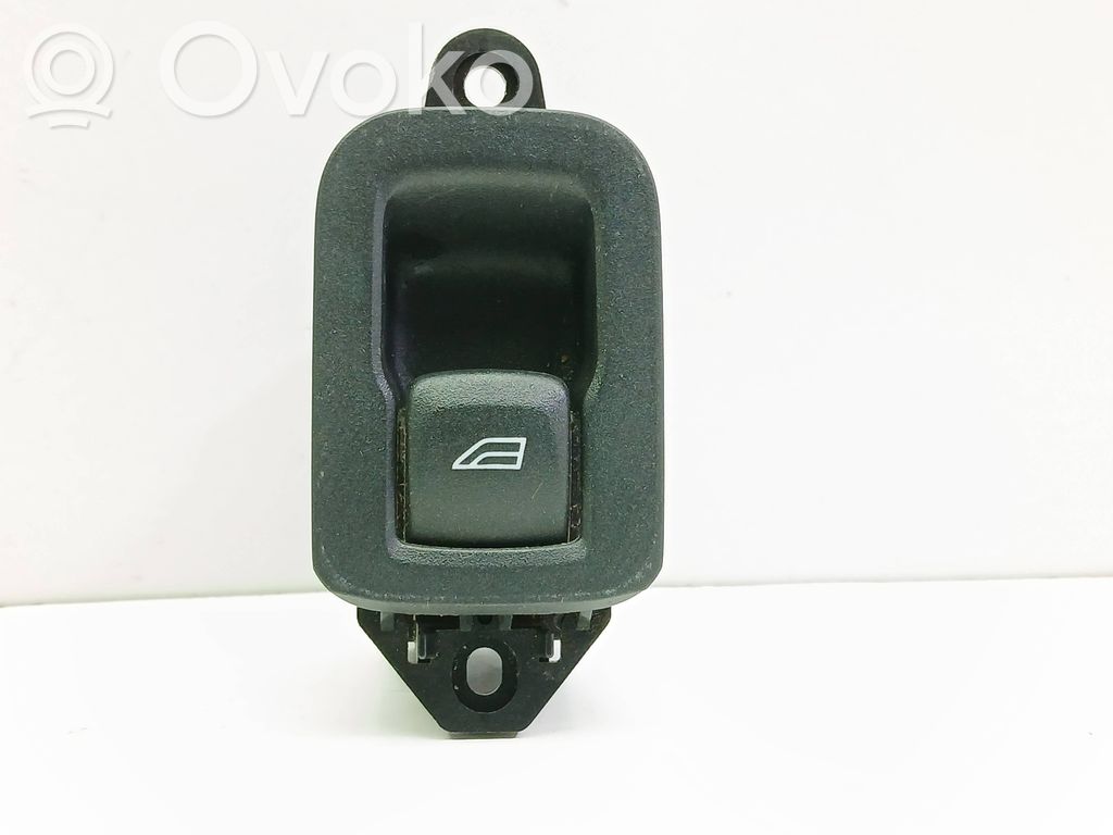 Interruptor del elevalunas eléctrico   31272013,11W034