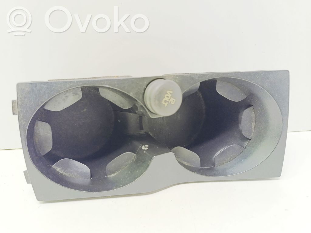 Volvo V60 Mukiteline edessä 