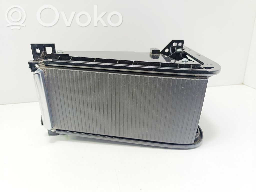 Volvo V60 Cup holder front 