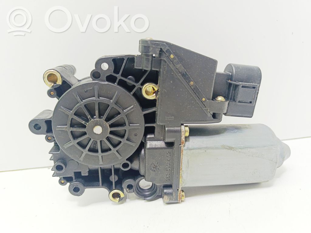 Silnik regulatora szyby drzwi przednich   114181301