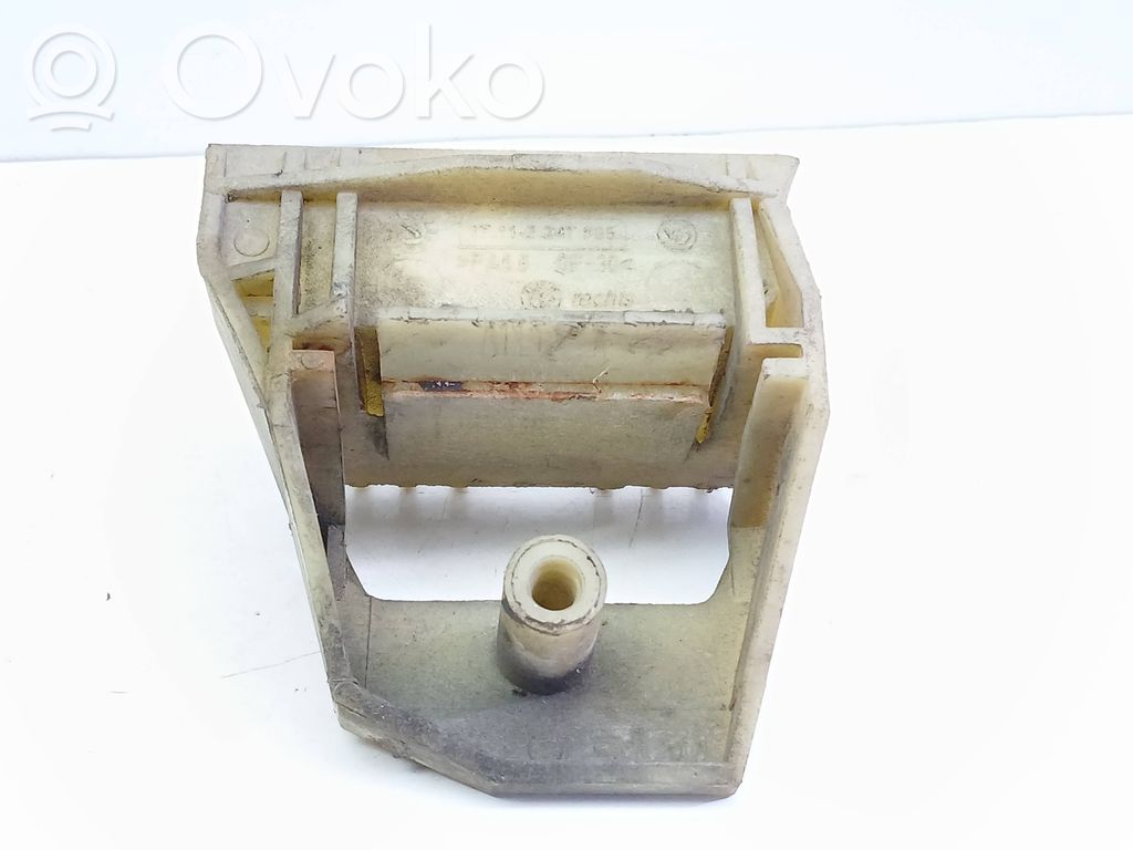 BMW 5 E39 Radiator mount bracket 