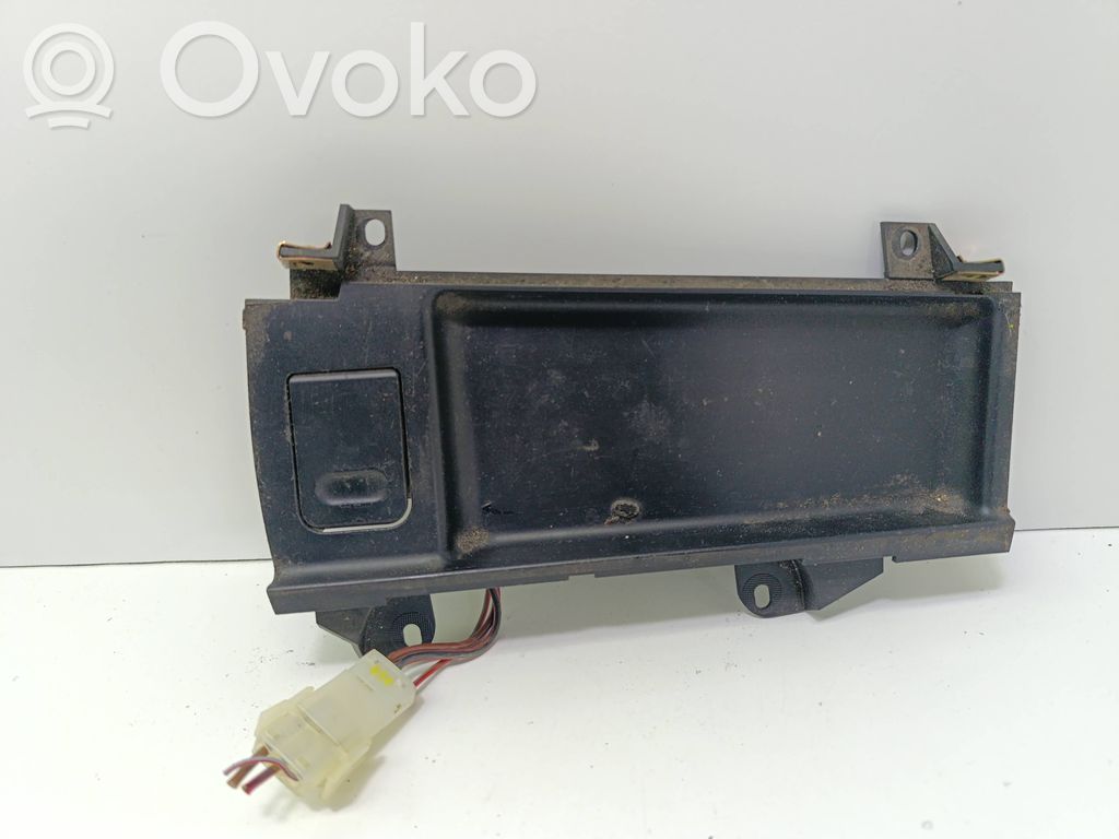BMW 5 E39 12 V Socket (front) 