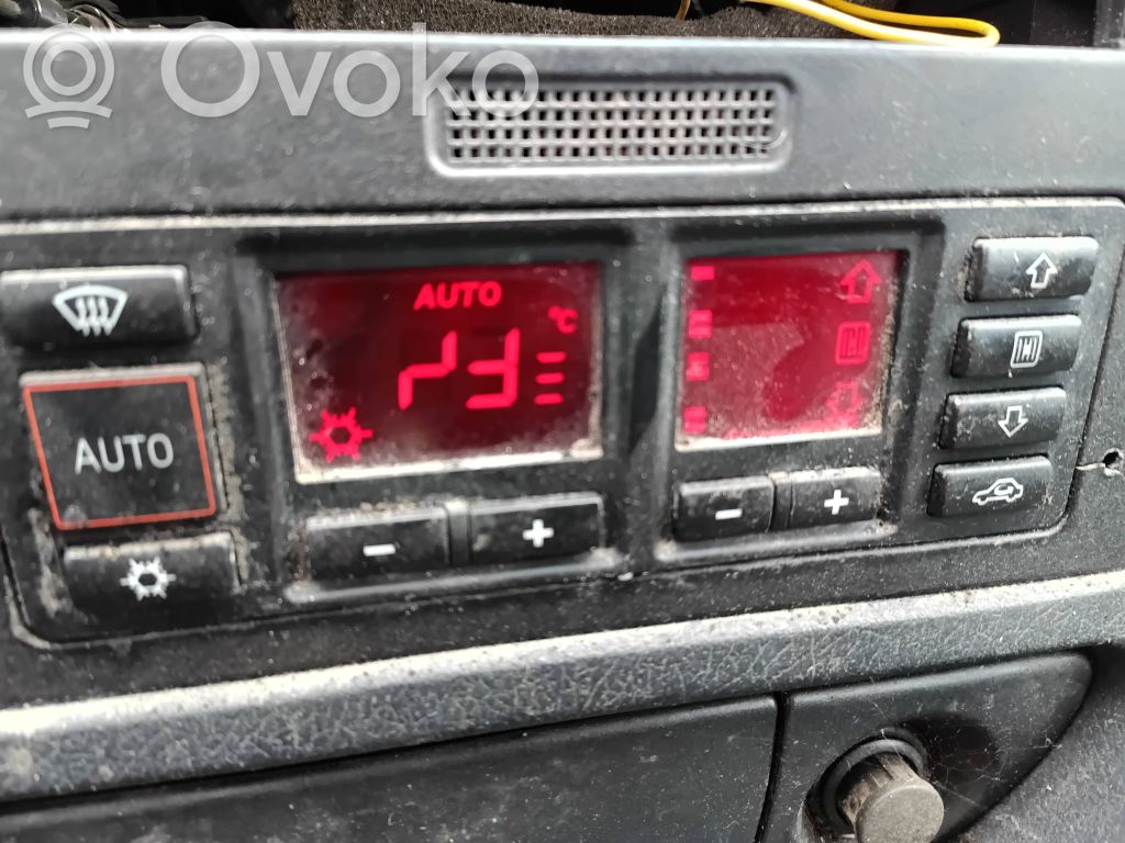 Audi A4 S4 B5 8D Climate control unit 