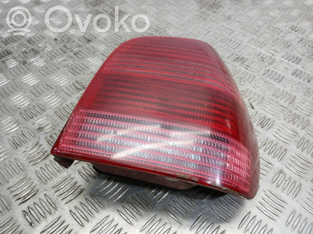 Volkswagen Polo III 6N 6N2 6NF Lampa tylna 