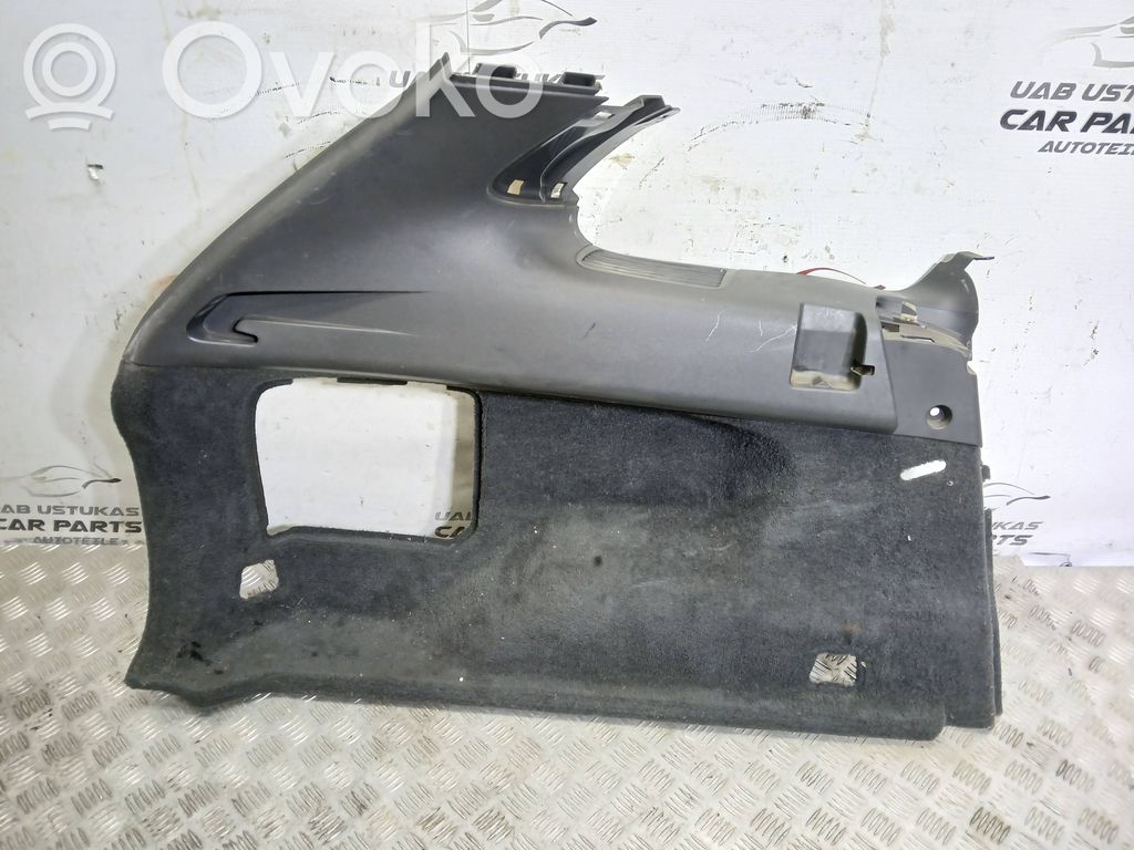 Volvo XC60 Boczek / Tapicerka / bagażnika 