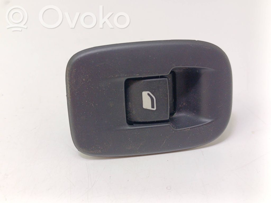 Peugeot 2008 I Przyciski szyb 