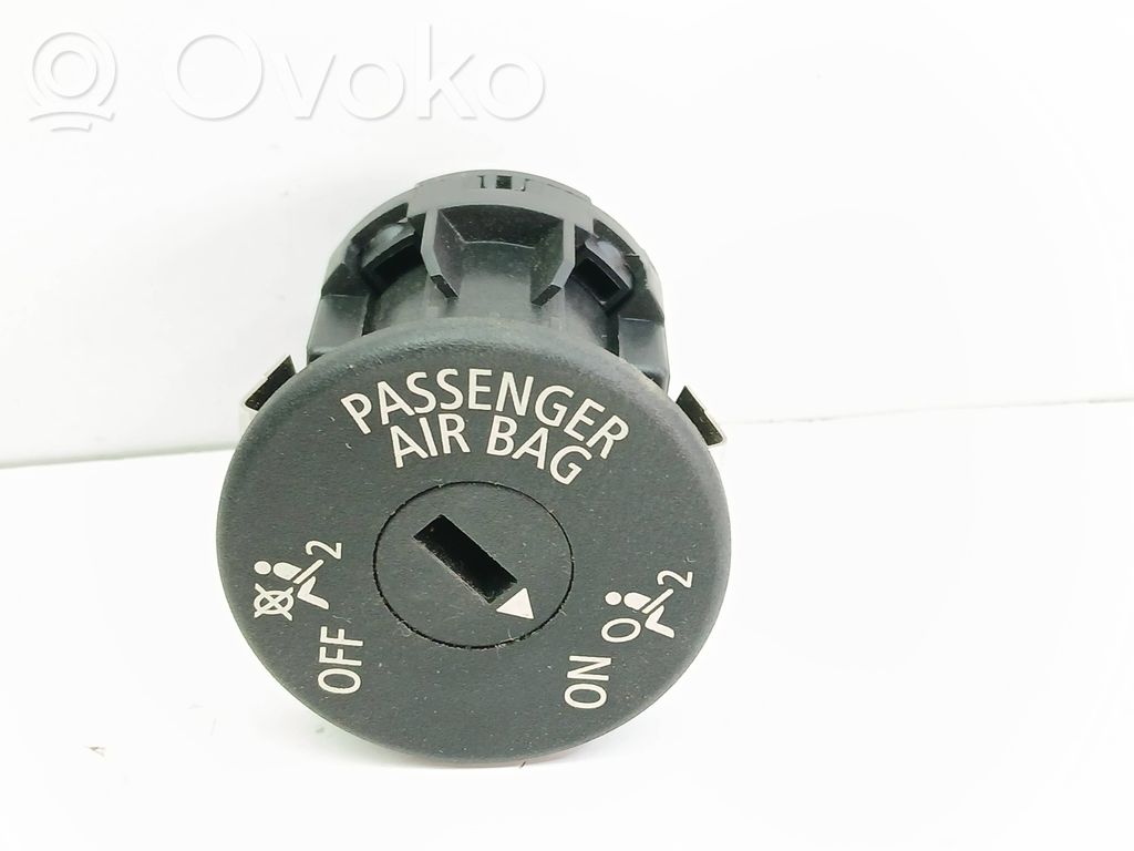 BMW 5 F10 F11 Comutator pornit/oprit airbag pasager 