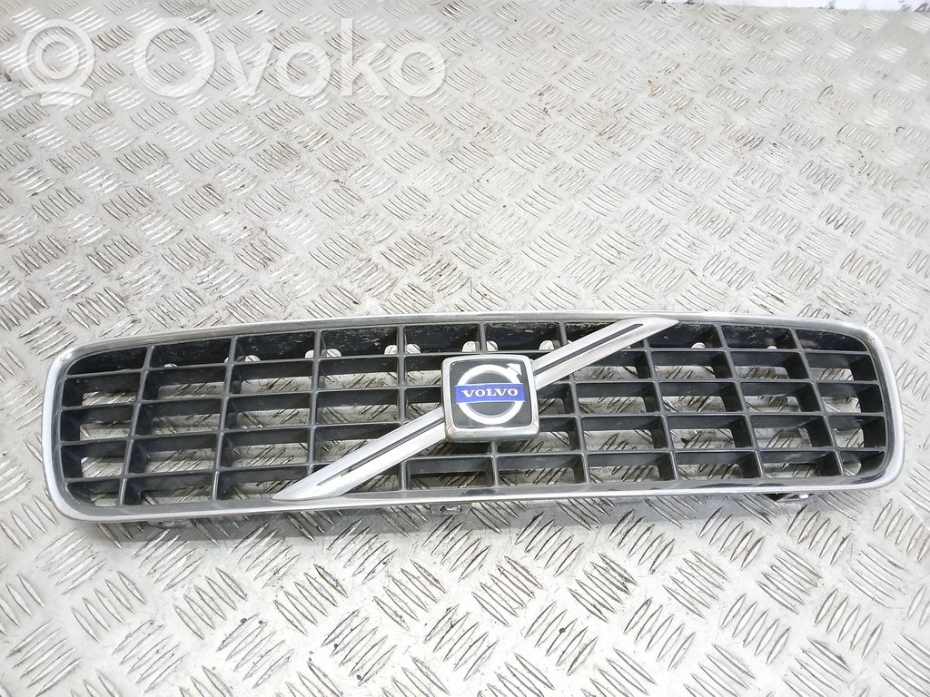 Volvo S60 Etupuskurin ylempi jäähdytinsäleikkö 
