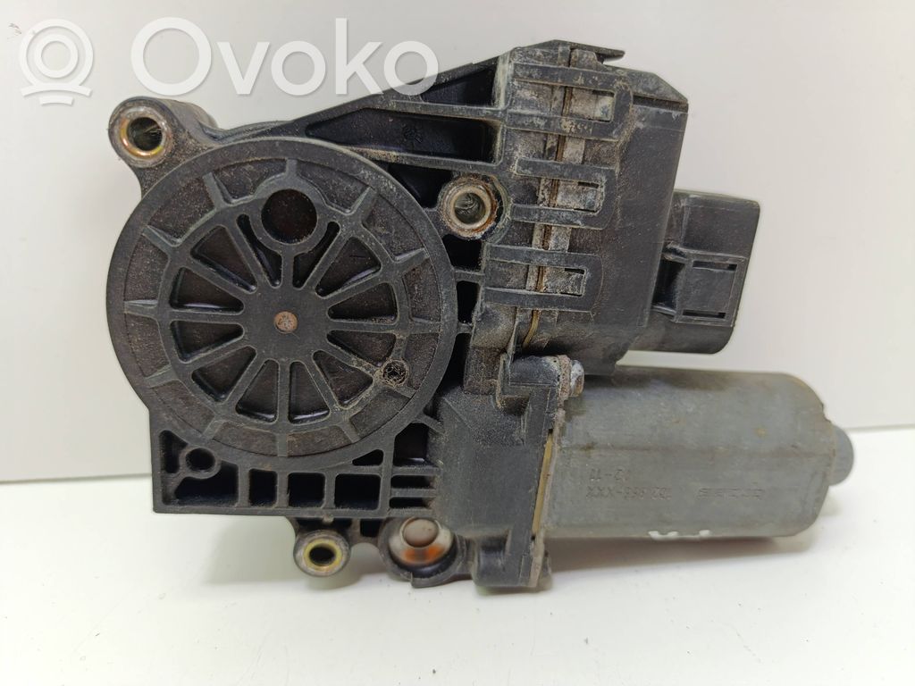 Audi A6 S6 C5 4B Motor del regulador de la ventanilla de la puerta delantera 