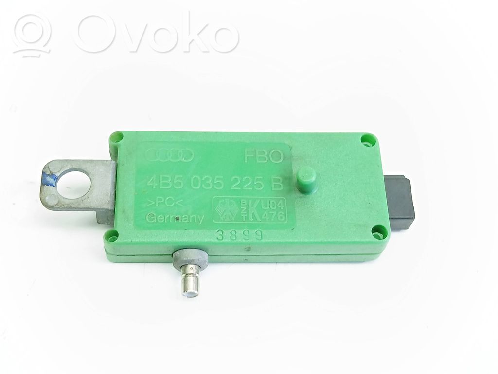 Audi A6 S6 C5 4B Pystyantennivahvistin 