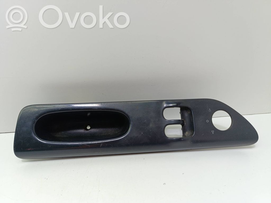 Renault Laguna I Altro elemento di rivestimento della portiera anteriore 