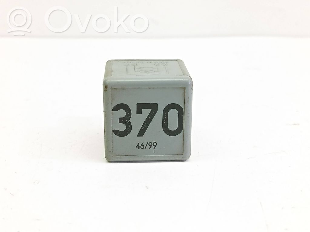 Muu rele   8D0951253,V23134J52X300