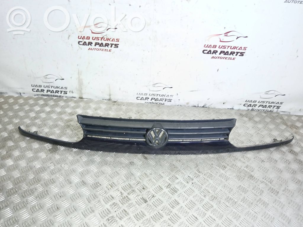 Volkswagen Golf III Grille calandre supérieure de pare-chocs avant
