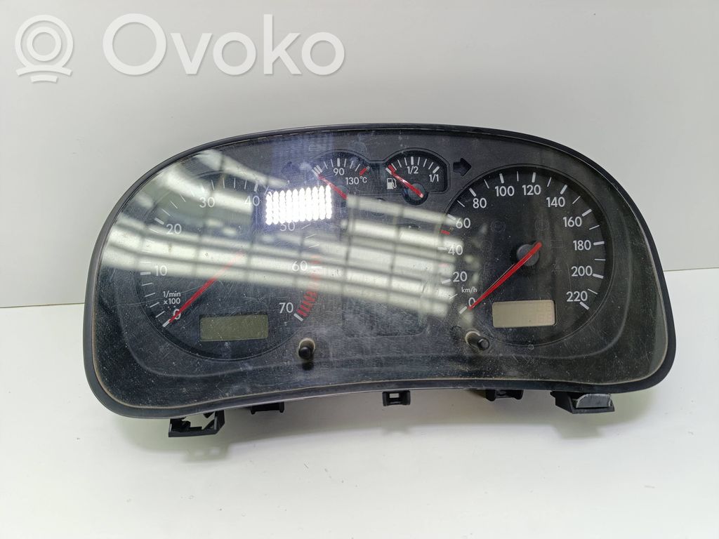 Volkswagen Golf IV Nopeusmittari (mittaristo)