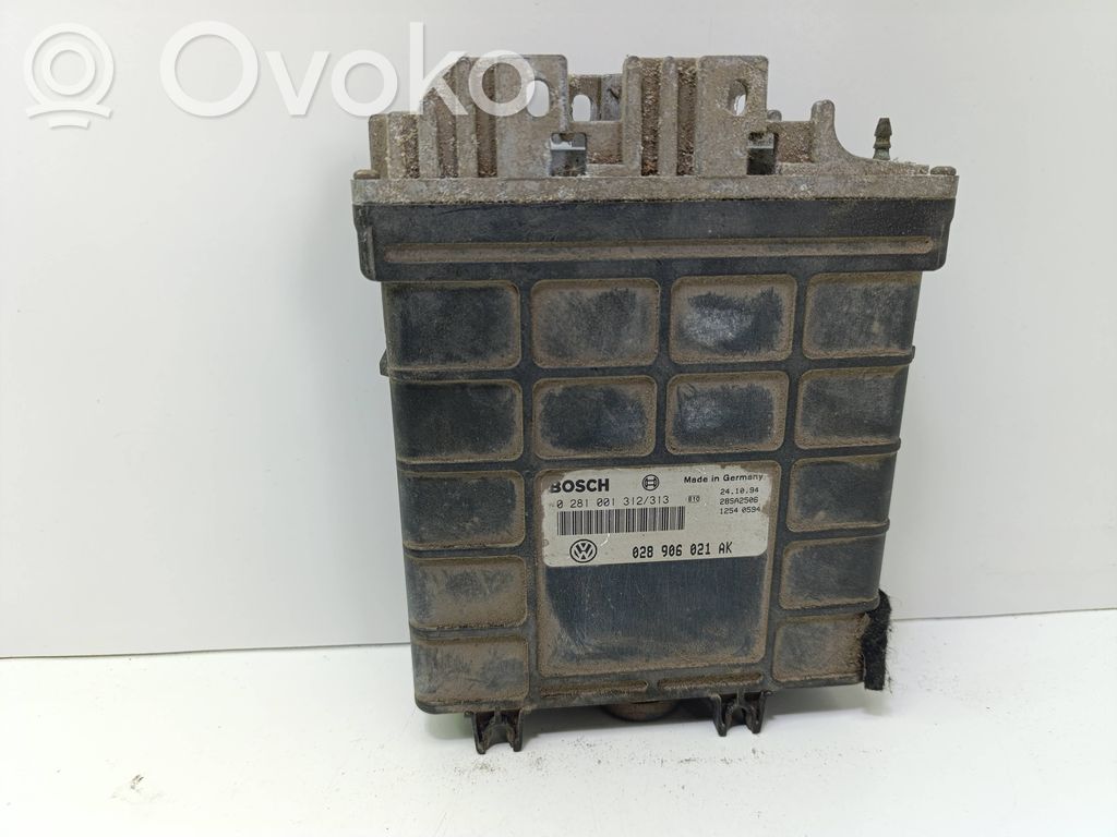 Volkswagen PASSAT B4 Engine control unit/module 