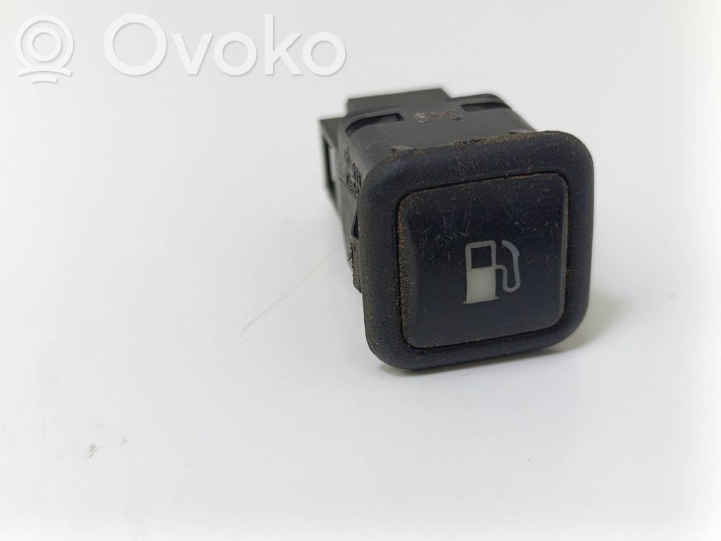 Volkswagen Golf IV Interruttore apertura sportello carburante