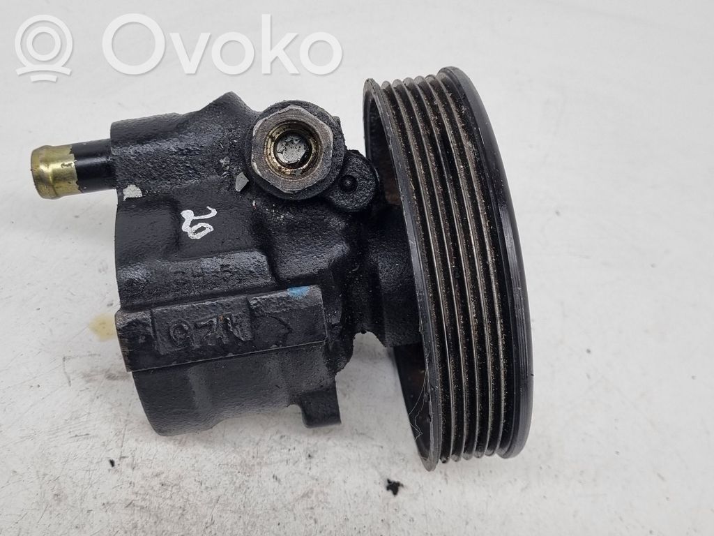 Peugeot 607 Power steering pump 