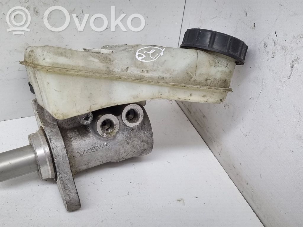 Master brake cylinder