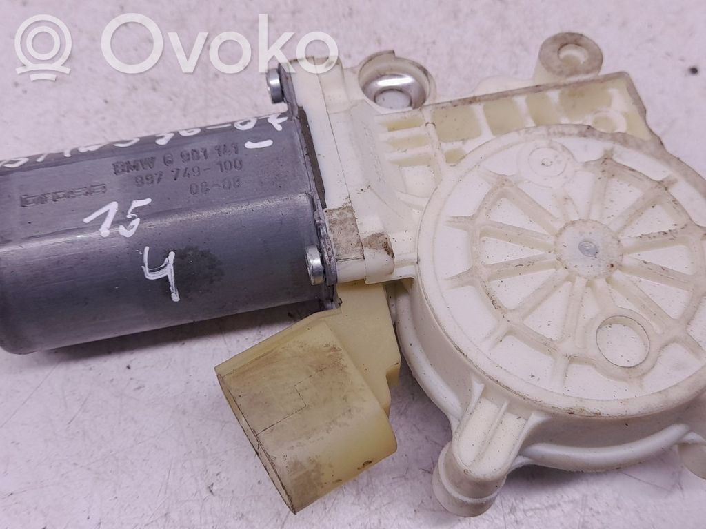 BMW 5 E60 E61 Front door window regulator motor 