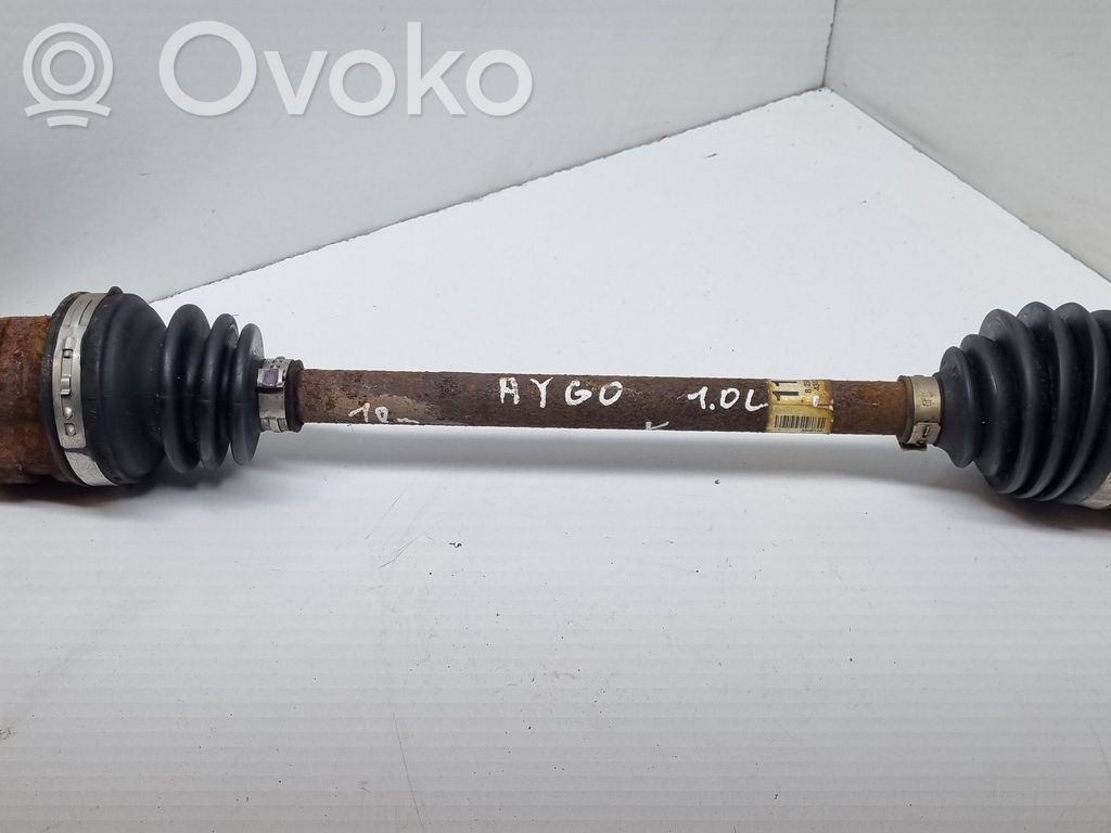 Toyota Aygo AB10 Priekinis pusašis 