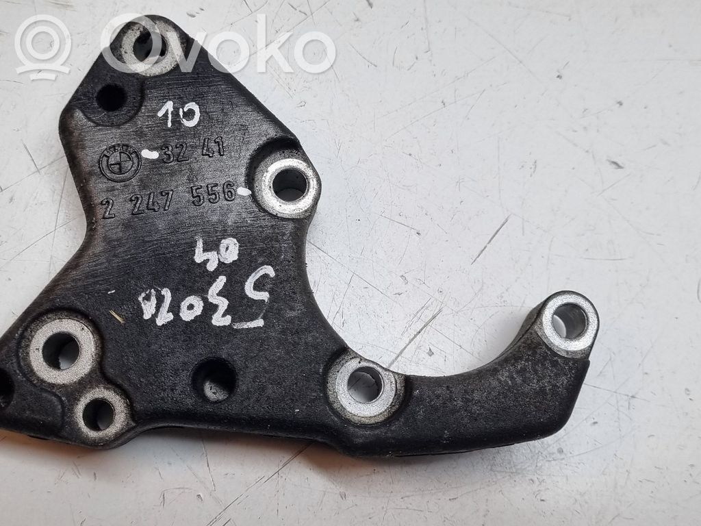 Power steering pump mounting bracket   32412247556