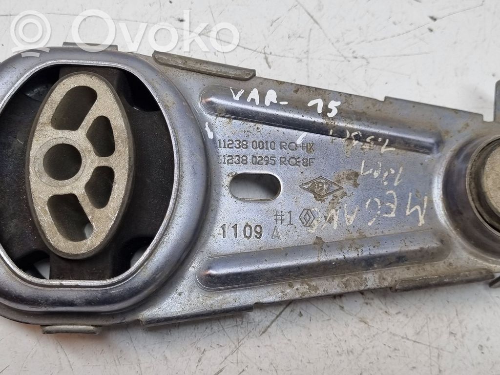 Renault Megane III Engine mount bracket 