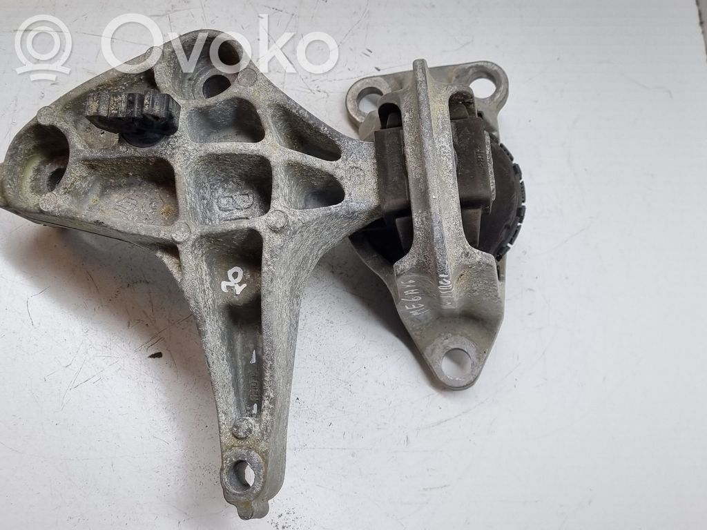 Renault Megane III Engine mount bracket 