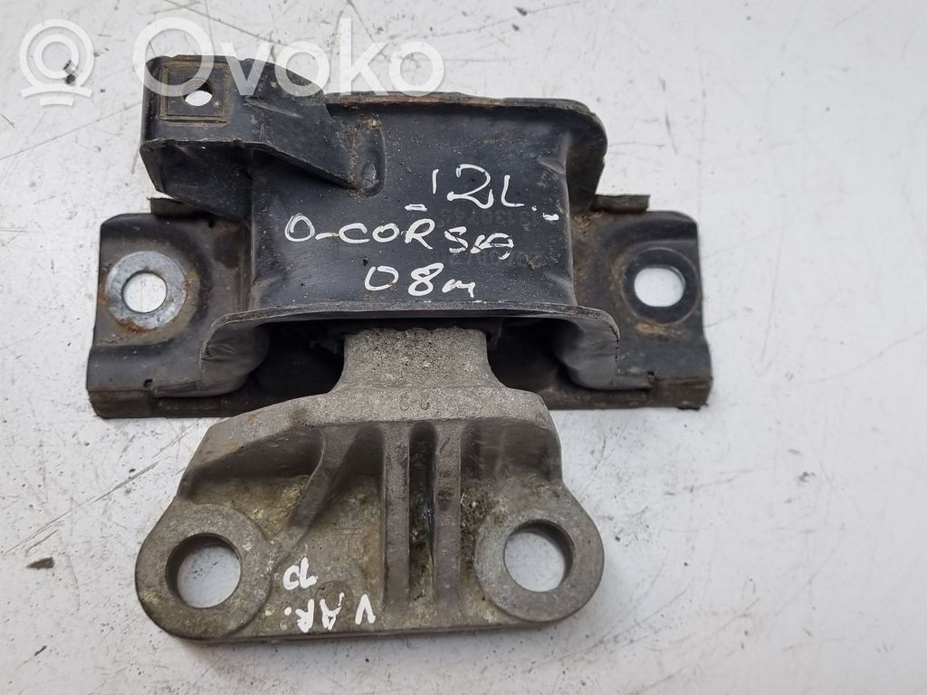 Engine mount bracket   13130745