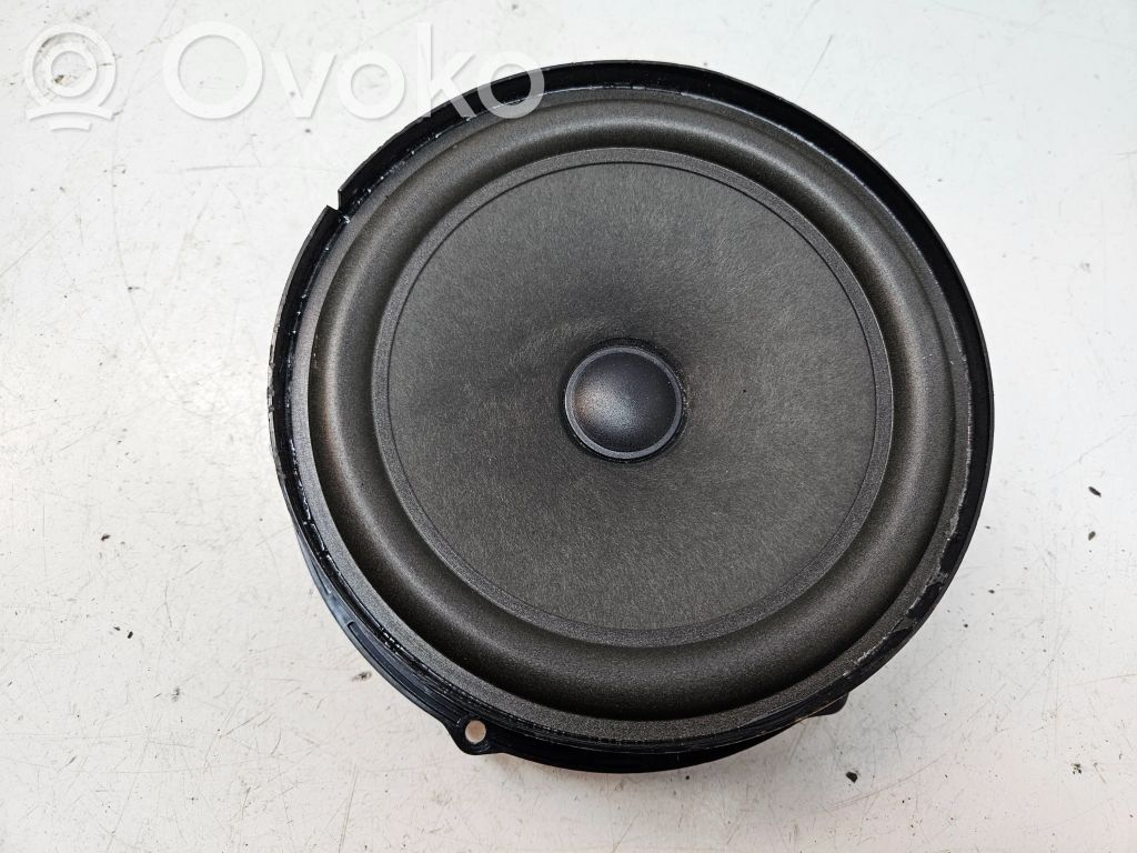 Volkswagen Touareg II Haut-parleur de porte avant 