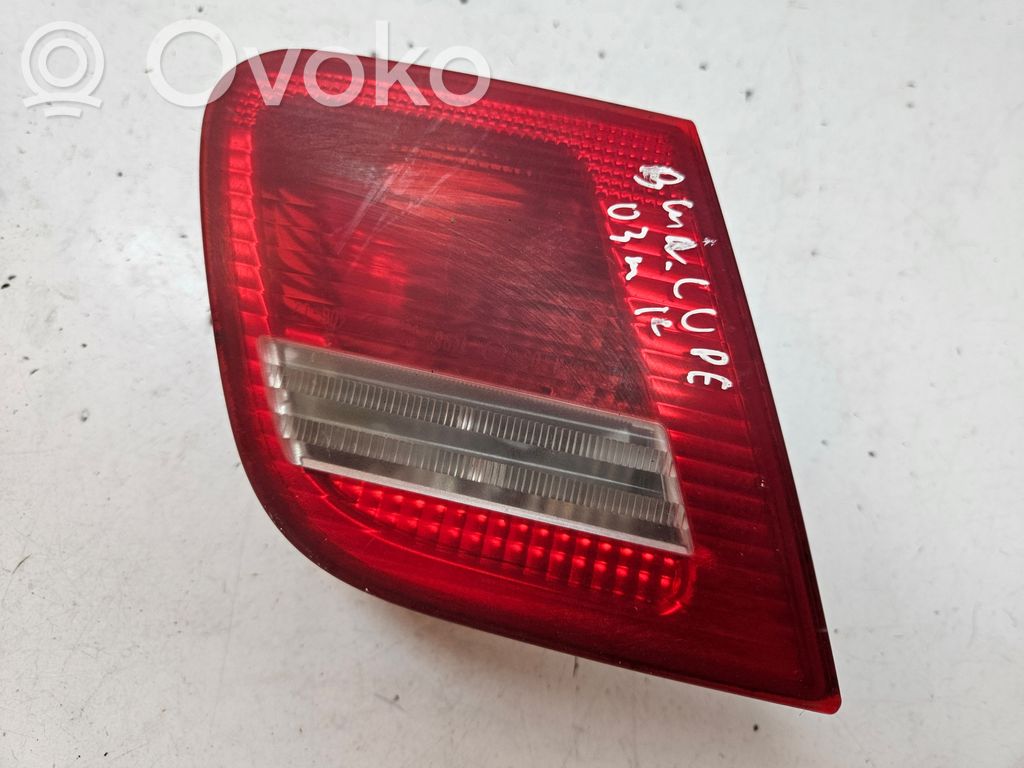 BMW 3 E46 Aizmugurējais lukturis pārsegā 