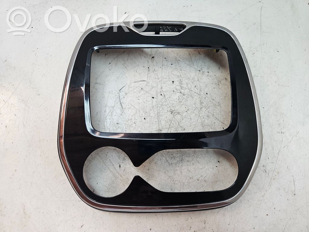 Renault Captur Radio/GPS head unit trim 