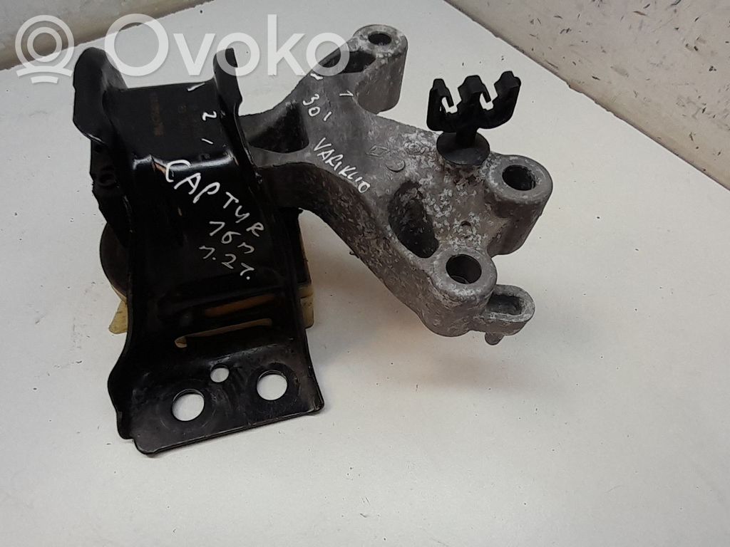 Renault Captur Engine mount bracket 