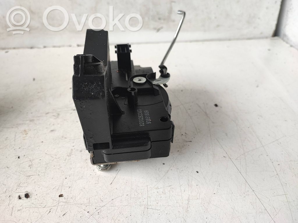 Opel Vivaro Loading door lock 