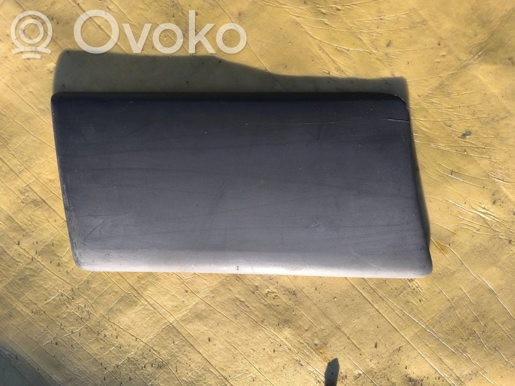 Opel Vivaro Listwa tylnego błotnika 