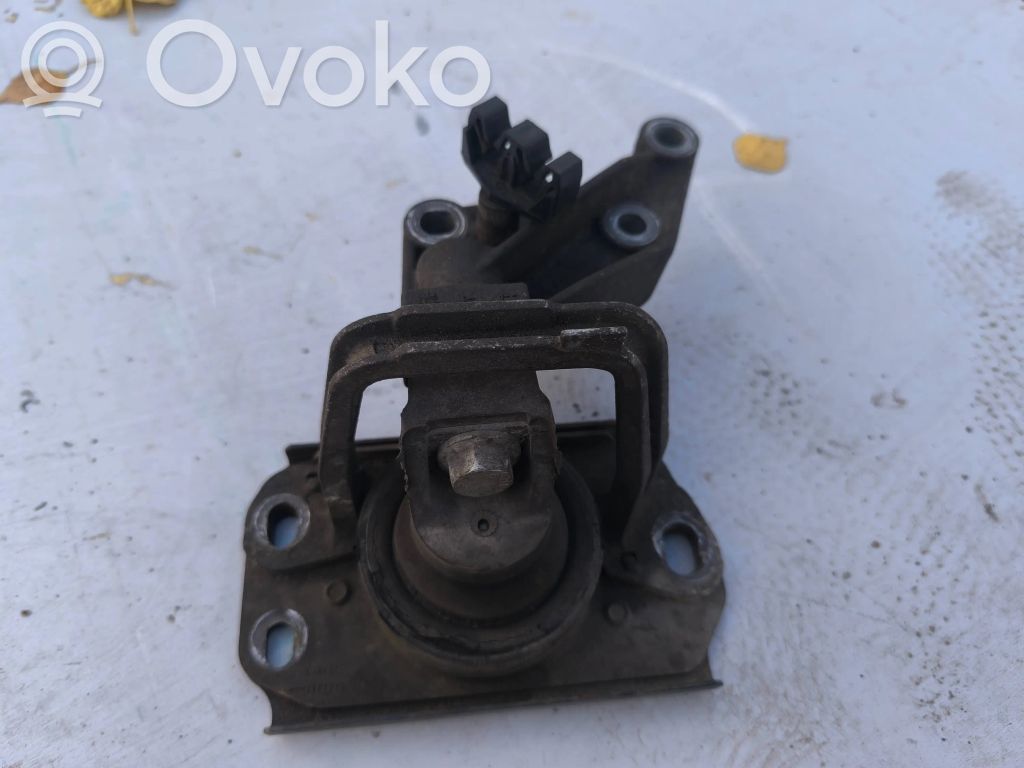 Opel Vivaro Engine mount bracket 