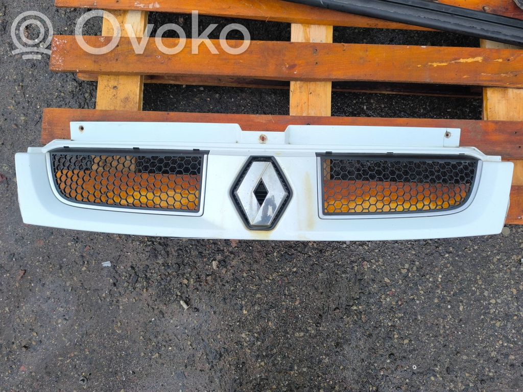Renault Trafic II (X83) Front bumper upper radiator grill 