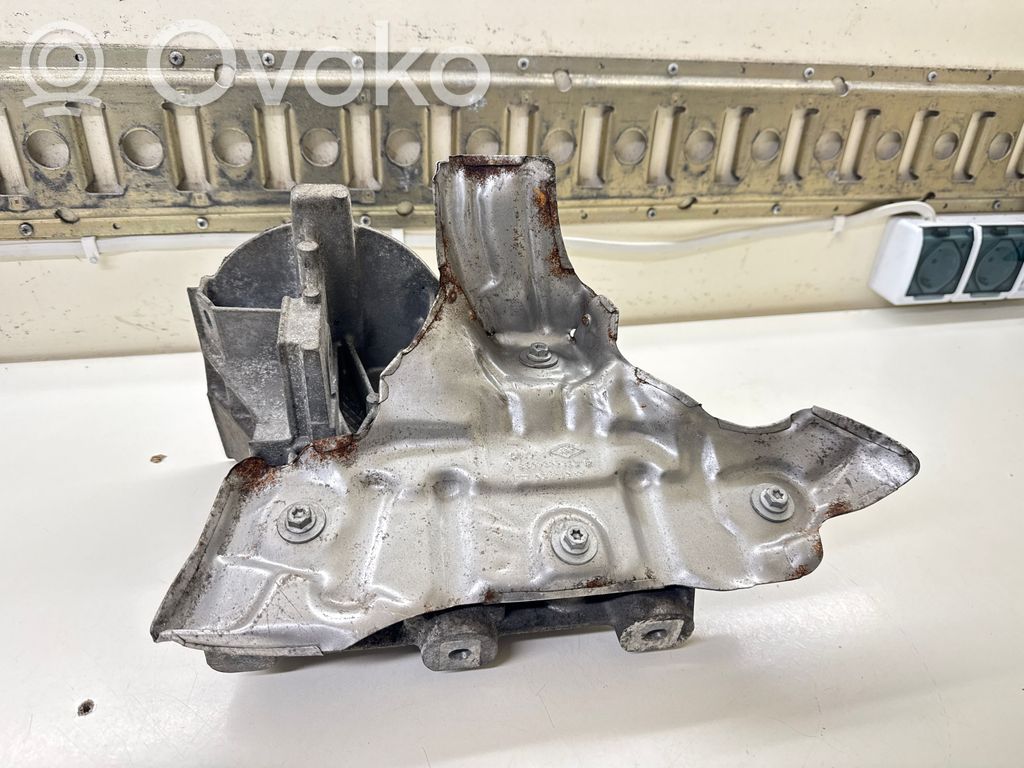 Opel Vivaro Engine mounting bracket 