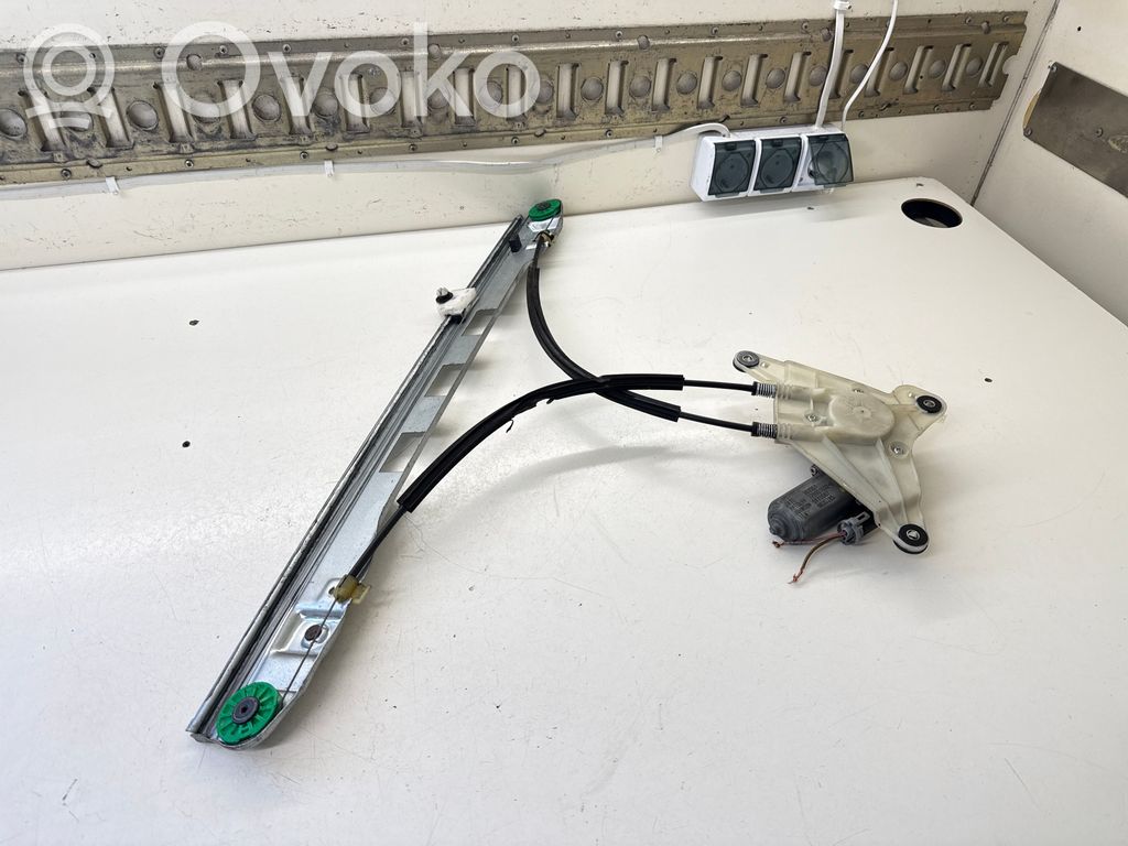 Opel Movano B Macara ușă față cu motor 