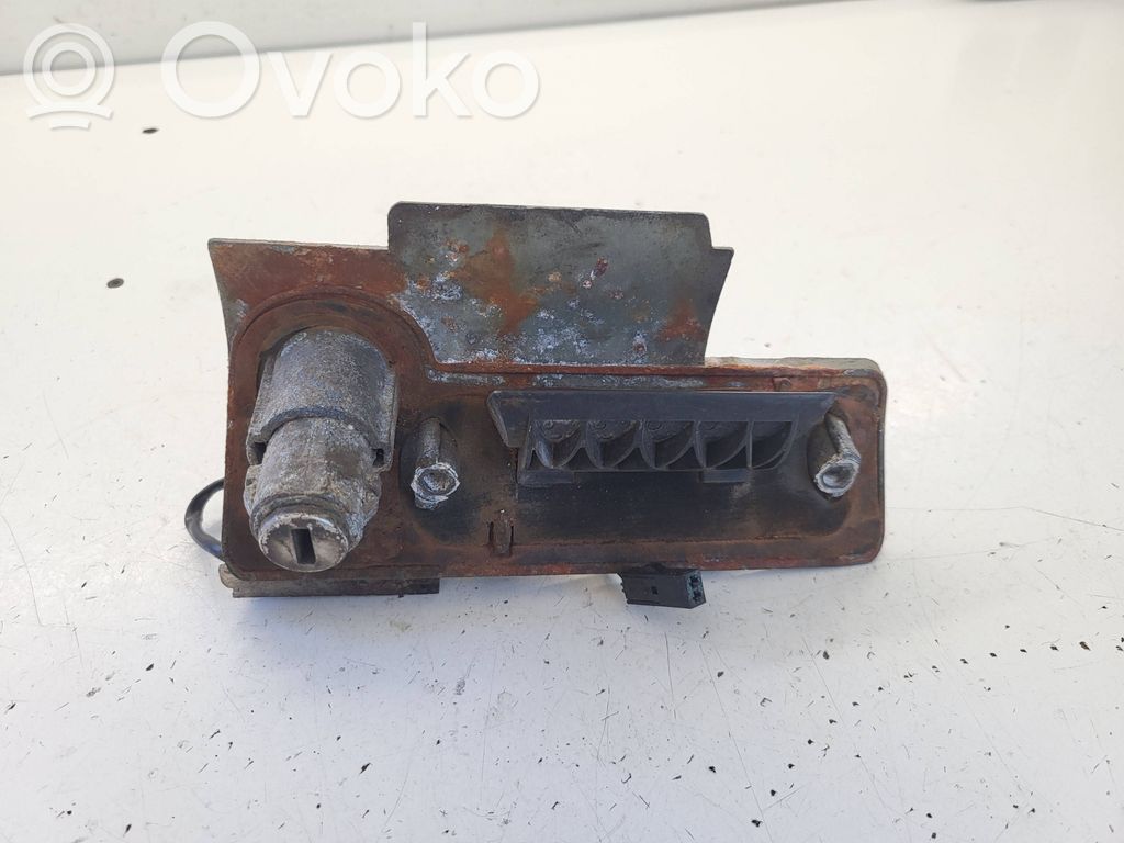 Volkswagen Transporter - Caravelle T5 Zamek drzwi tylnych samochodów dostawczych 