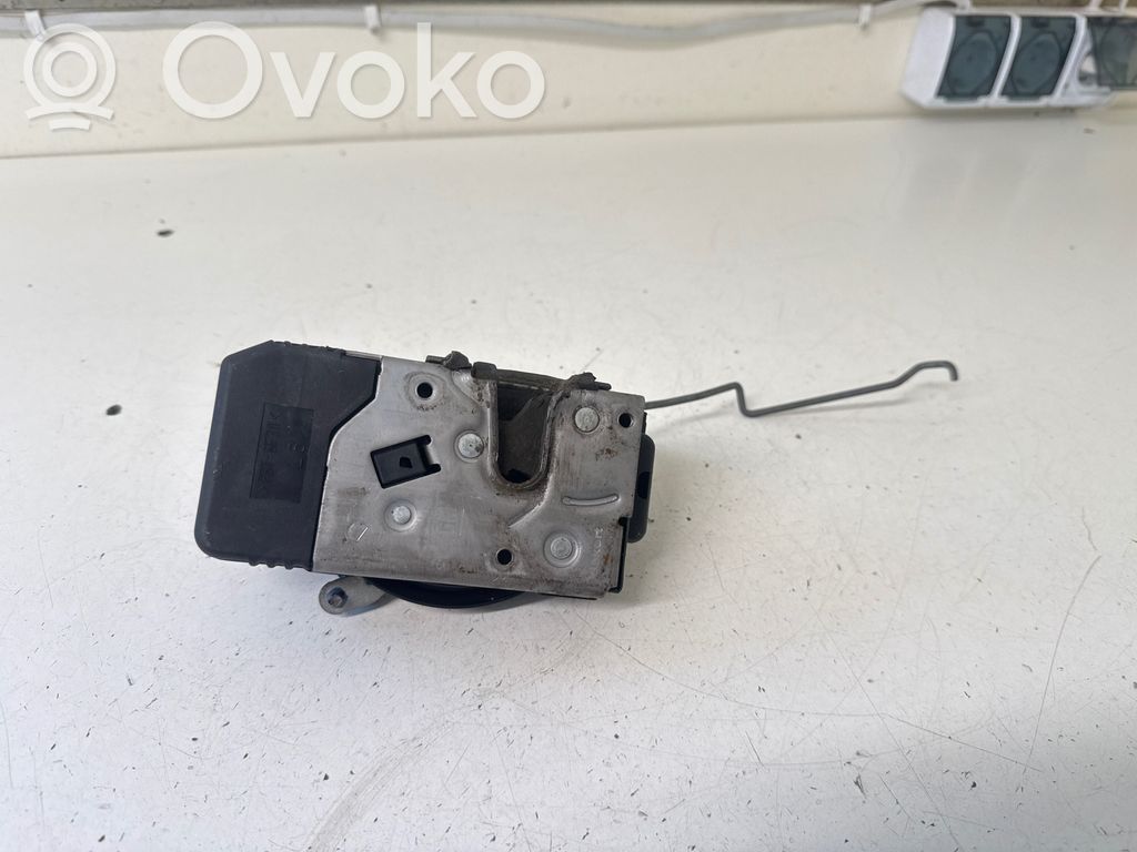 Renault Trafic II (X83) Loading door lock 