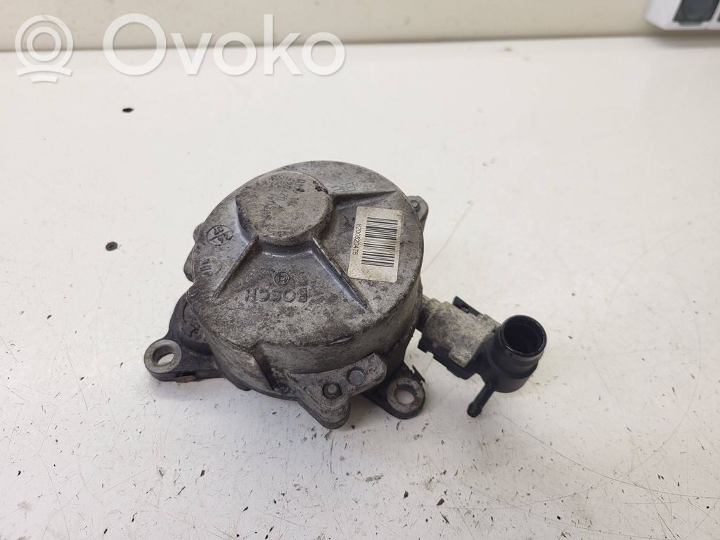 Opel Vivaro Bomba de vacío 
