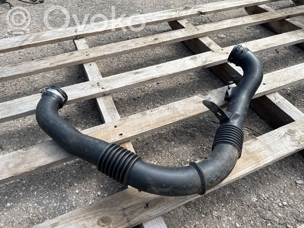 Opel Vivaro Mocowanie / Wspornik rury intercoolera 