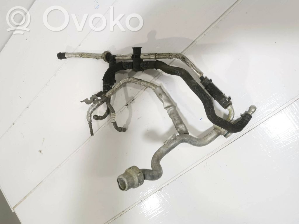 Volkswagen Touareg II Caurulīte (-es) / šļūtene (-es) 