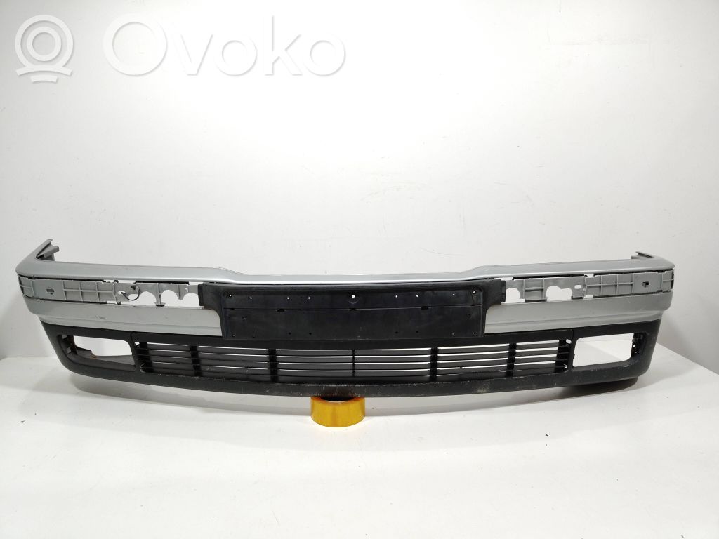 BMW 5 E39 Priekinis bamperis 