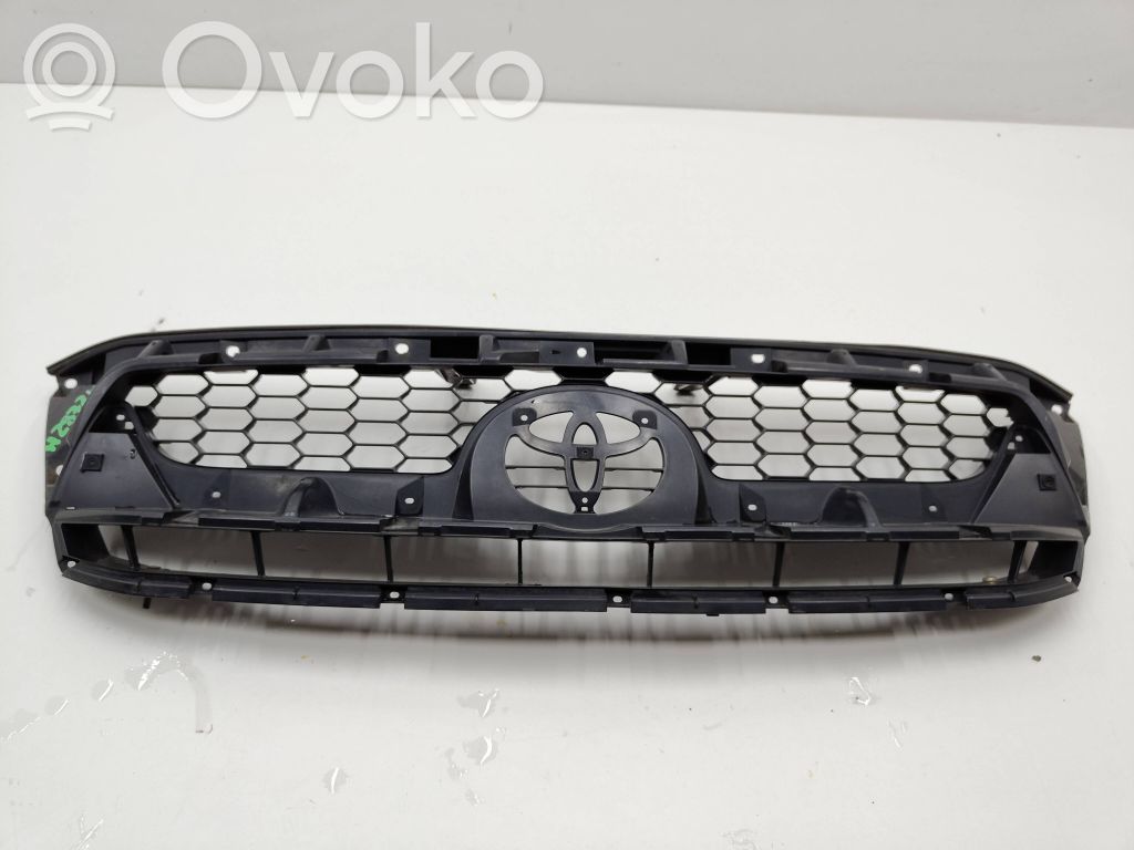 Toyota Hilux (AN120, AN130) Maskownica / Grill / Atrapa górna chłodnicy 